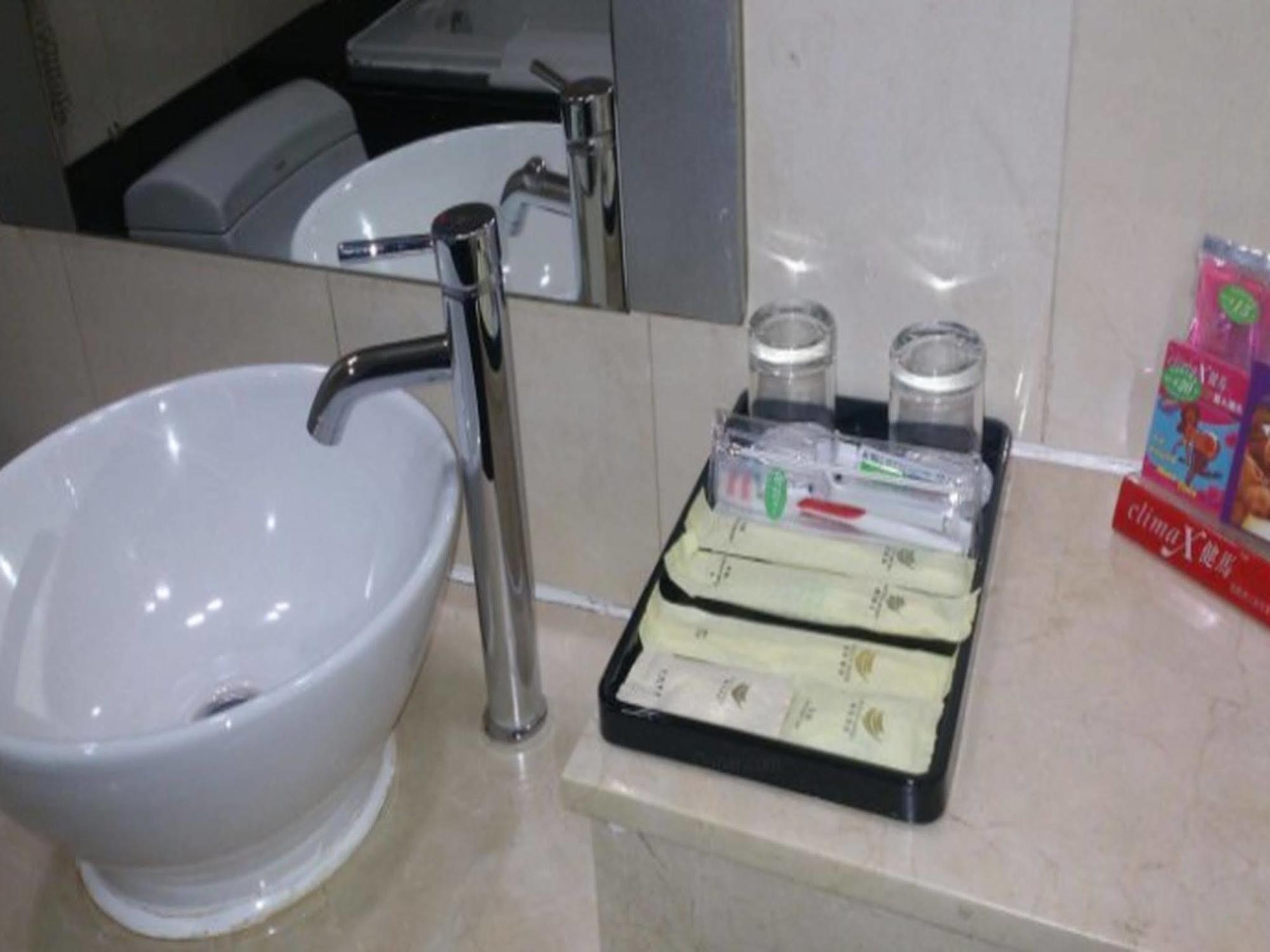 שנג'ן Royalty Hotel מראה חיצוני תמונה